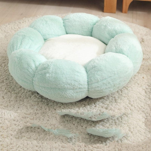 Floral Haven Pet Bed - Luxurious Flower-Shaped Blanket For Dogs And Ca