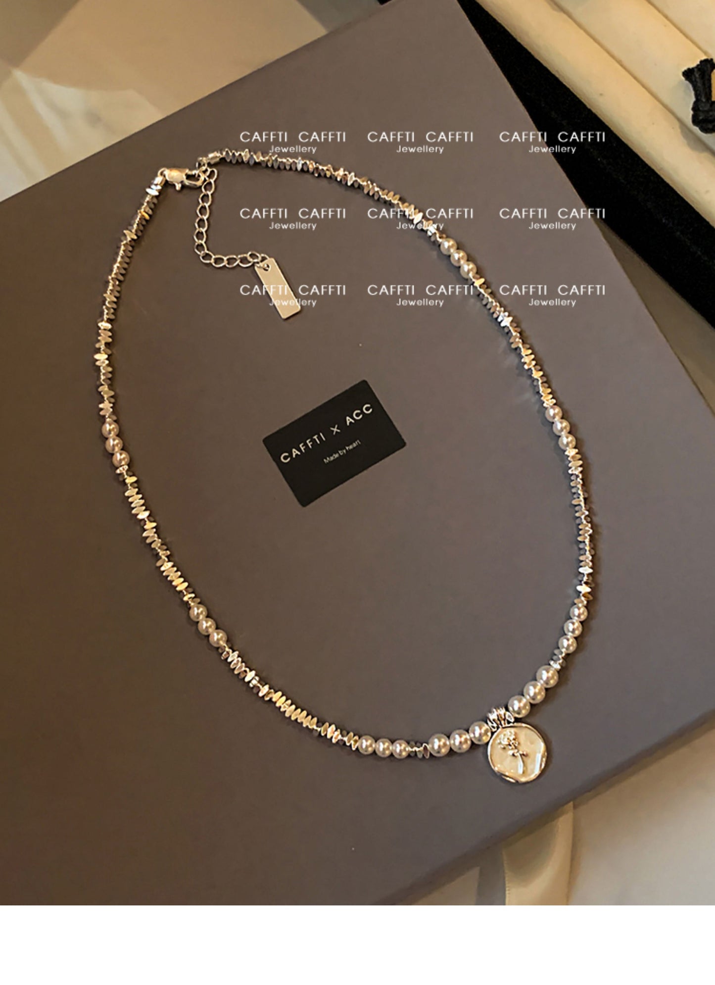 2025 New Arrival Small Pieces of Silver Pearl Sweater Necklace Necklace Accessories Female Fancy Light Luxury Minority Twin Clavicle Chain