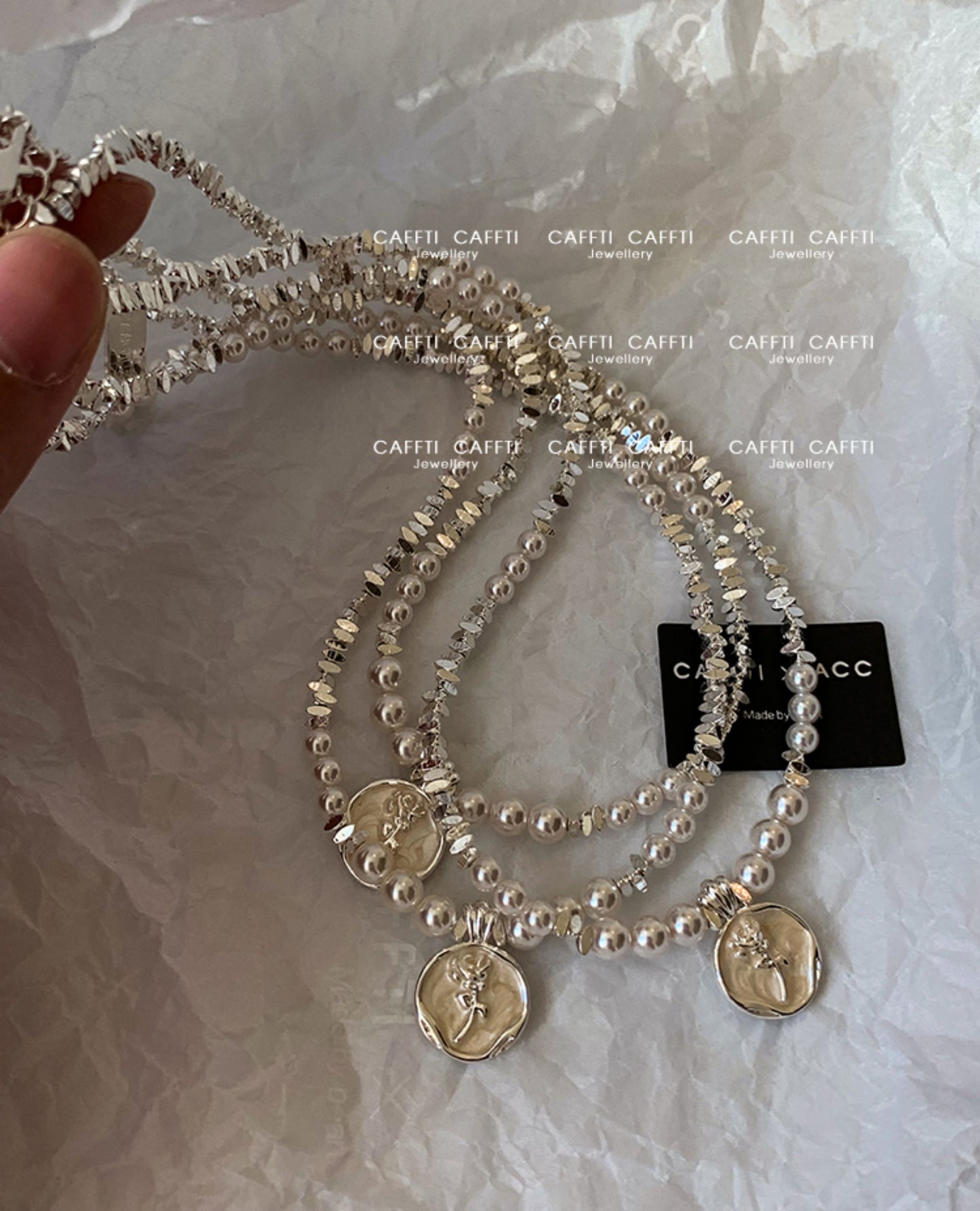 2025 New Arrival Small Pieces of Silver Pearl Sweater Necklace Necklace Accessories Female Fancy Light Luxury Minority Twin Clavicle Chain