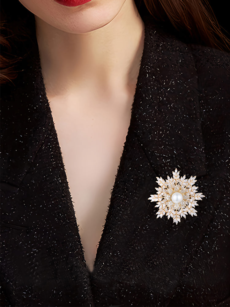 Women's Day Gift to Give Mom for Wife High-End Corsage Brooch Female Classy Exquisite Pin Accessories Fancy
