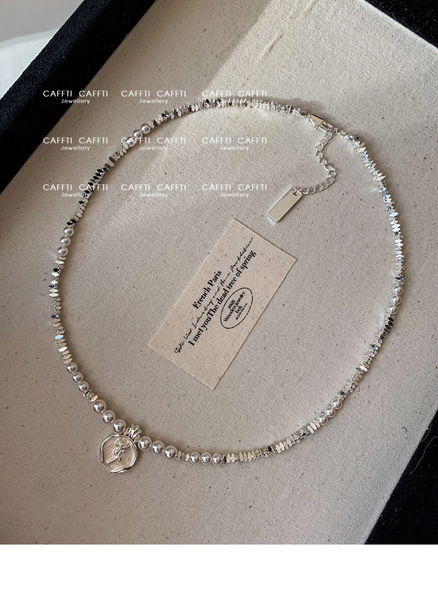 2025 New Arrival Small Pieces of Silver Pearl Sweater Necklace Necklace Accessories Female Fancy Light Luxury Minority Twin Clavicle Chain