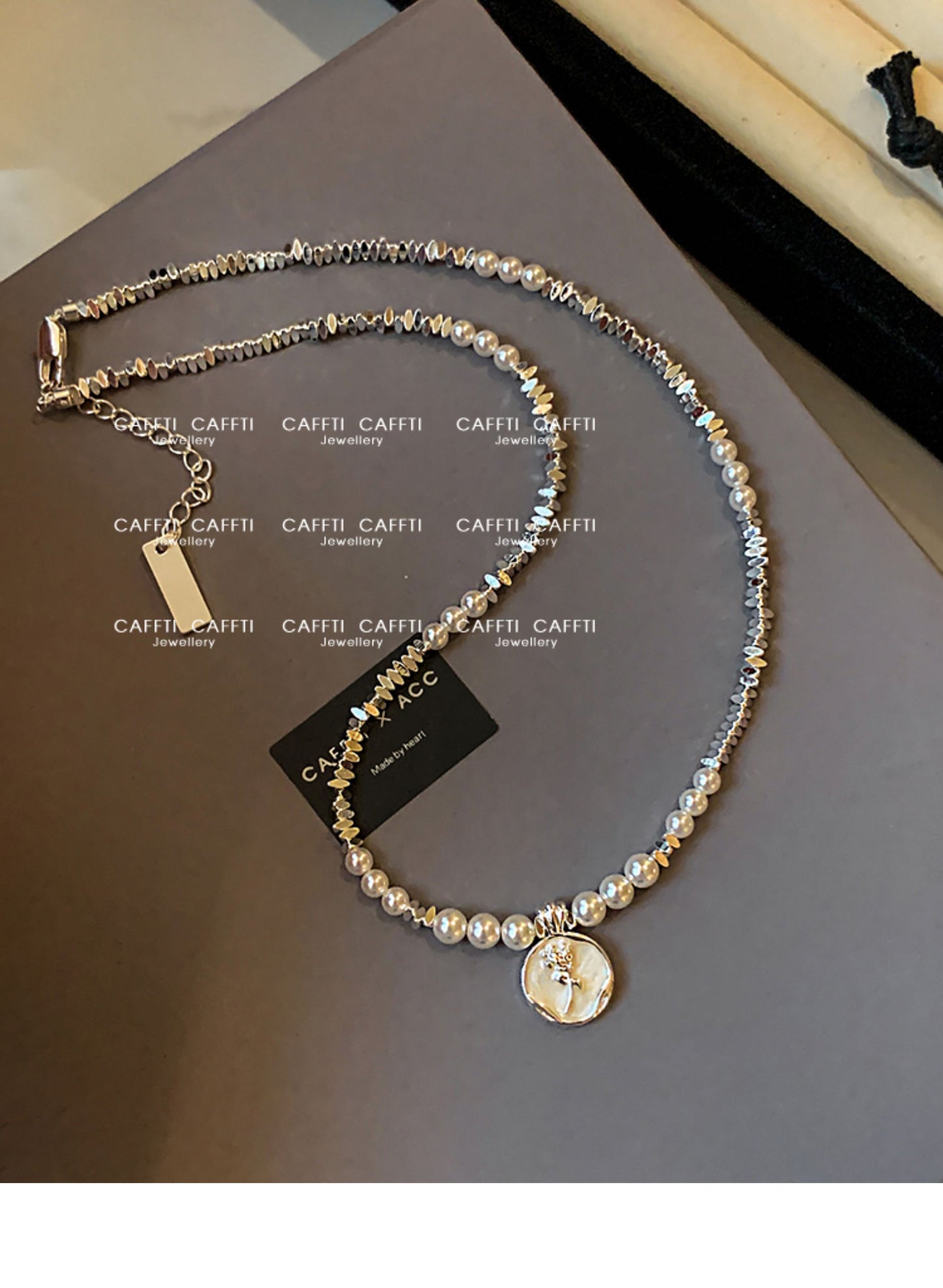 2025 New Arrival Small Pieces of Silver Pearl Sweater Necklace Necklace Accessories Female Fancy Light Luxury Minority Twin Clavicle Chain