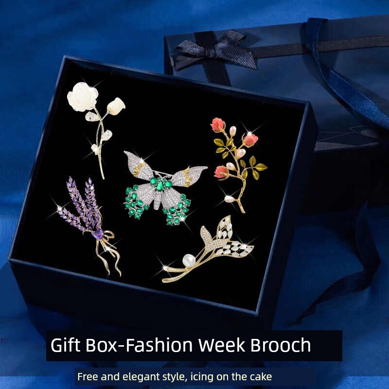 Women's Day Gift to Give Mom for Wife High-End Corsage Brooch Female Classy Exquisite Pin Accessories Fancy