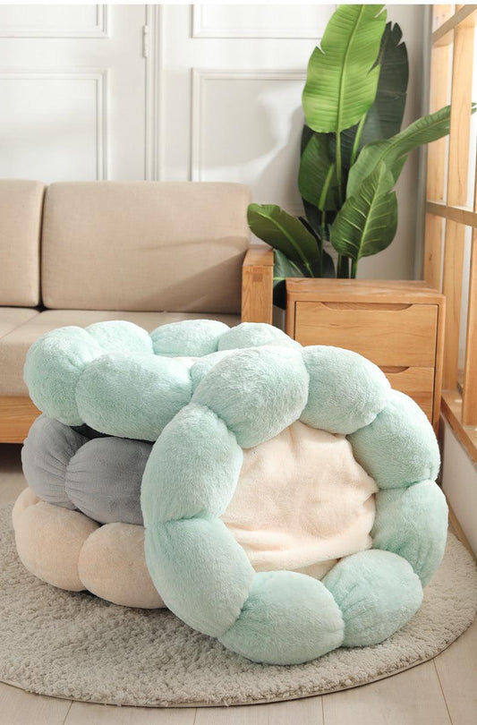Floral Haven Pet Bed - Luxurious Flower-Shaped Blanket For Dogs And Ca