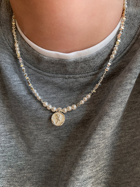 2025 New Arrival Small Pieces of Silver Pearl Sweater Necklace Necklace Accessories Female Fancy Light Luxury Minority Twin Clavicle Chain