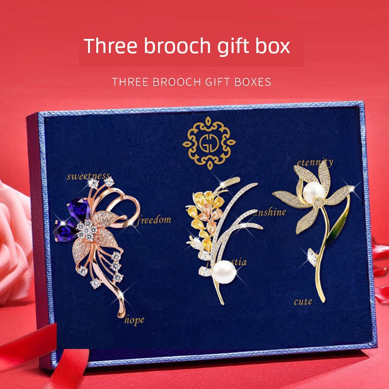 Women's Day Gift to Give Mom for Wife High-End Corsage Brooch Female Classy Exquisite Pin Accessories Fancy