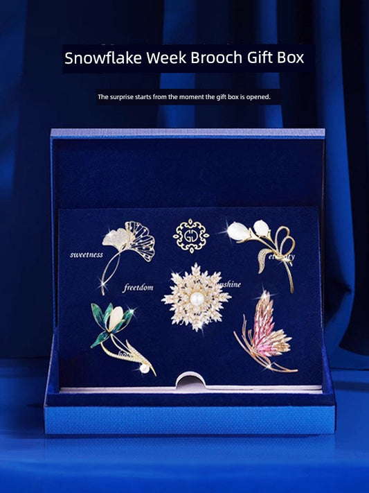 Women's Day Gift to Give Mom for Wife High-End Corsage Brooch Female Classy Exquisite Pin Accessories Fancy